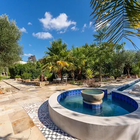 Villa Algarve, Portugal With Pool 4 Ensuite Bedrooms, Private Pool, And Beautiful Gardens *