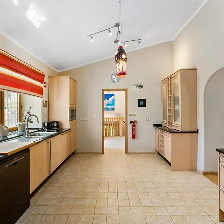 Villa With Bio Pool 4 Ensuite Bedrooms, Private Swimming Pool And Beautiful Gardens Almancil