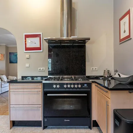 With Bio Pool 4 Ensuite Bedrooms, Private Swimming Pool And Beautiful Gardens Villa *