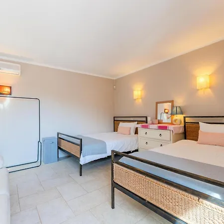 Algarve, Portugal With Pool 4 Ensuite Bedrooms, Private Pool, And Beautiful Gardens Almancil