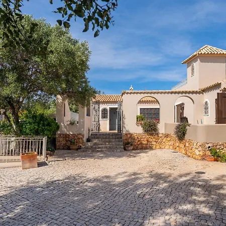 Villa Algarve, Portugal With Pool 4 Ensuite Bedrooms, Private Pool, And Beautiful Gardens Almancil