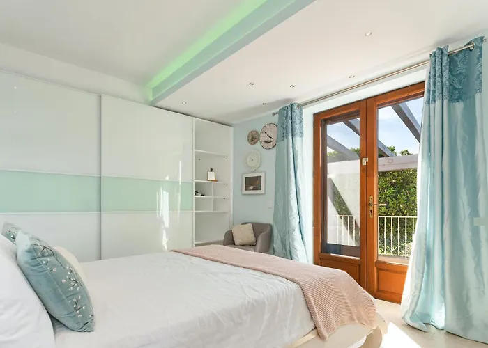 Algarve 4 Ensuite Bedrooms, Private Swimming Pool, Beautiful Gardens With Water Features And Natural Bio Pool Villa